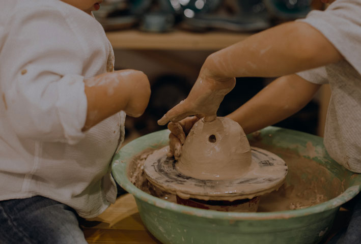 brothers-pottery-class-together-2